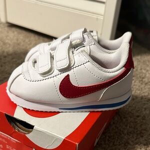 Nike Kids White and Red Velcro Sneakers